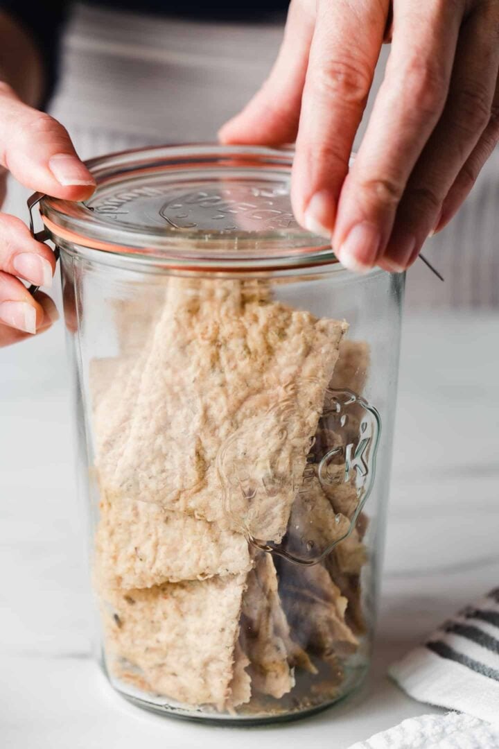 Sourdough discard crackers in a weck jar.