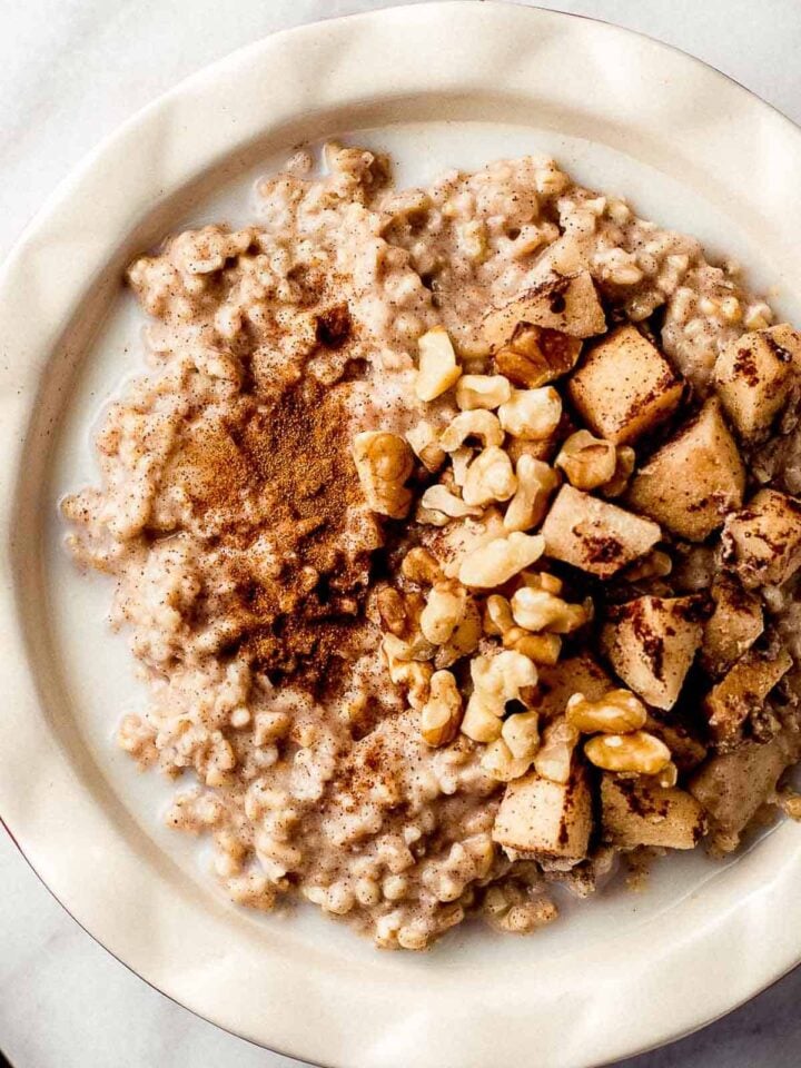 Apple Cinnamon Oatmeal Recipe (Slow Cooker) Little Spoon Farm