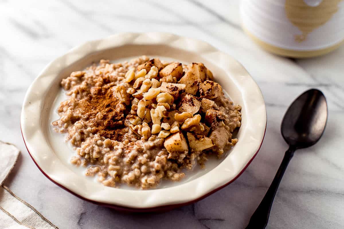Apple Cinnamon Oatmeal Recipe (Slow Cooker) Little Spoon Farm