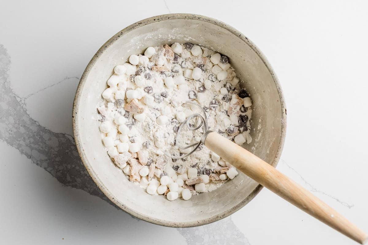 Sourdough smores dry ingredients in a bowl.